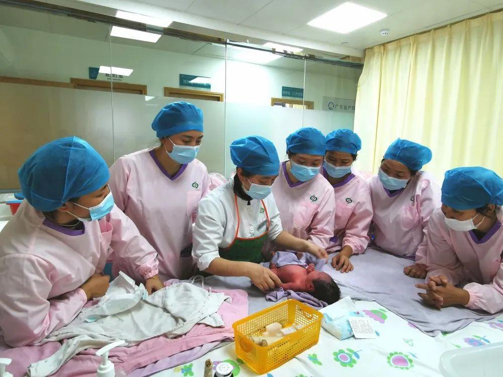 阳春市妇婴监护型护送